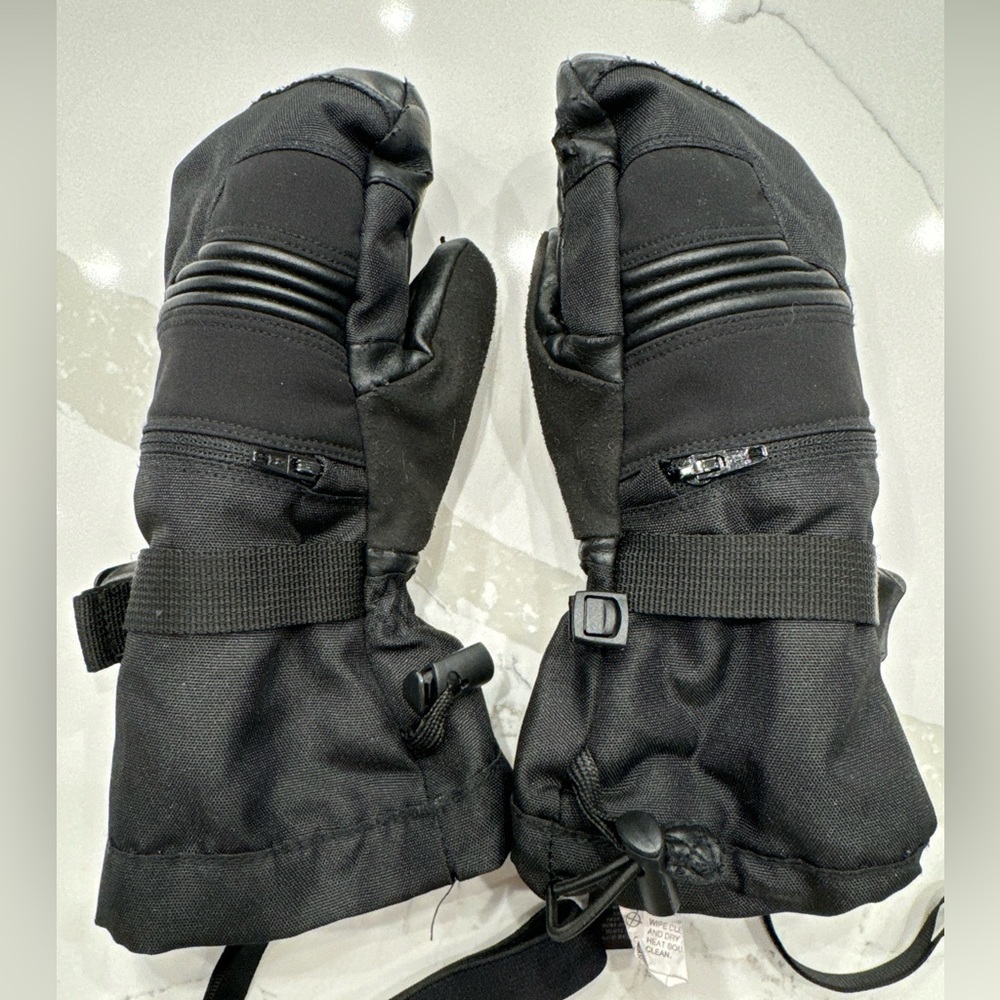 Youth REI black mittens size XS for skiing or snowboarding
